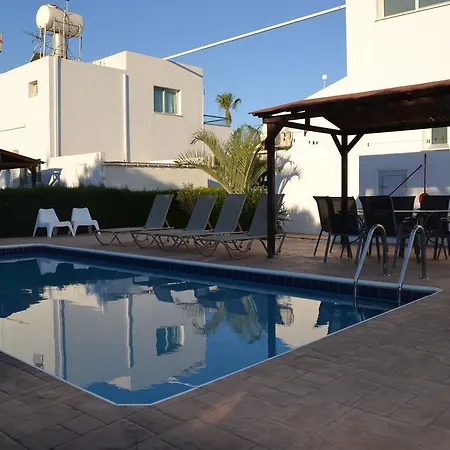 Makronissos Villa *