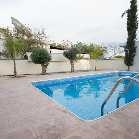 Makronissos Villa *