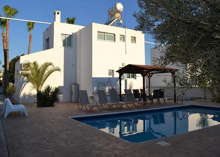 Makronissos 아이아 나파